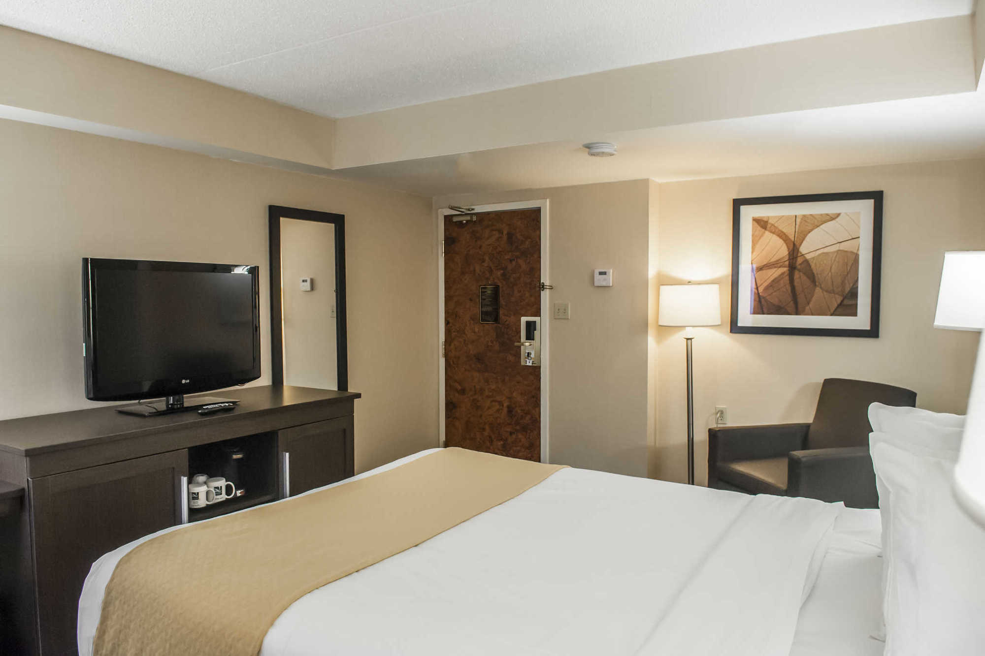 Quality Inn Airport West Миссиссага Номер фото